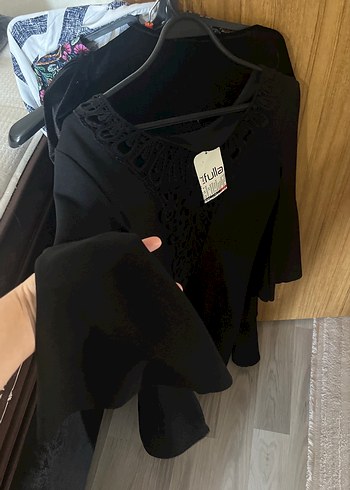 Siyah V Yaka Uzun Kollu Bluz - Görsel 2