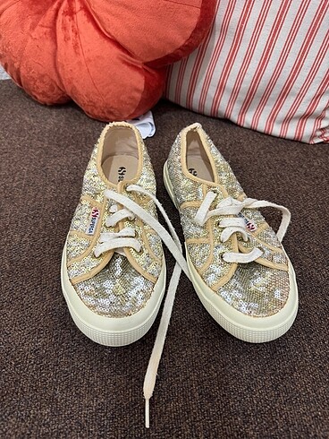 Superga 38 numara