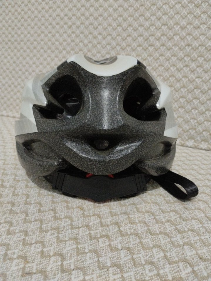 Beyaz-gri bisiklet kaskı - Görsel 4