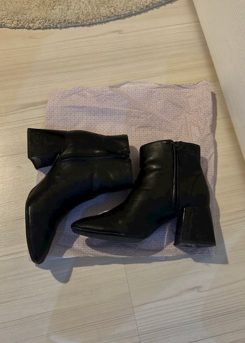 Bershka Siyah Topuklu Bot - Görsel 5
