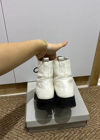 Beyaz Kadın Bot - Görsel 5