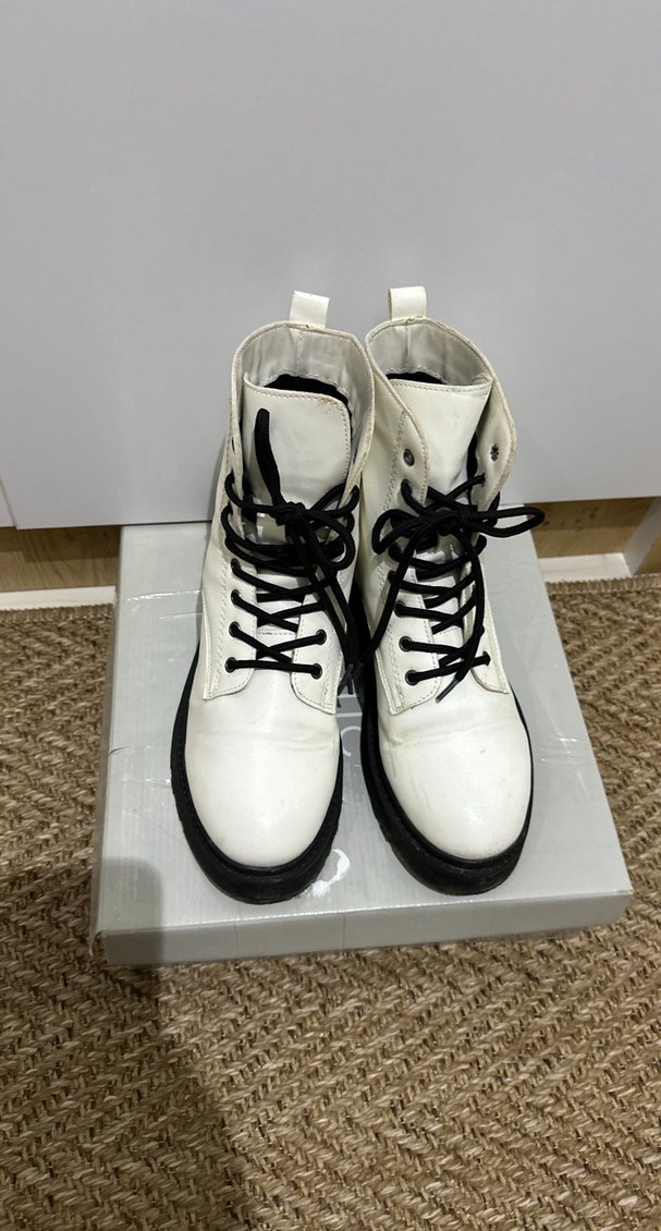 Beyaz Kadın Bot - Görsel 3