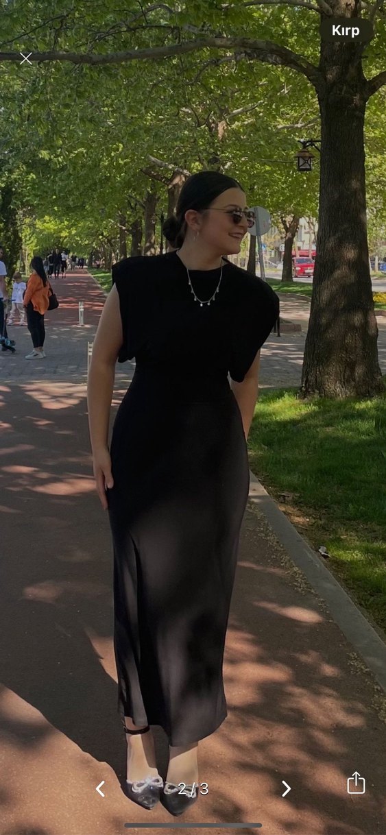 Siyah Yüksek Yakalı Uzun Kadın Elbise - Görsel 2