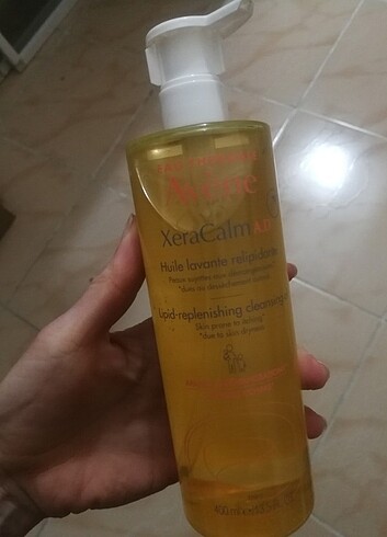 Avene xeracalm cleansing oil çok kuru ciltler için yağ bazlı tem