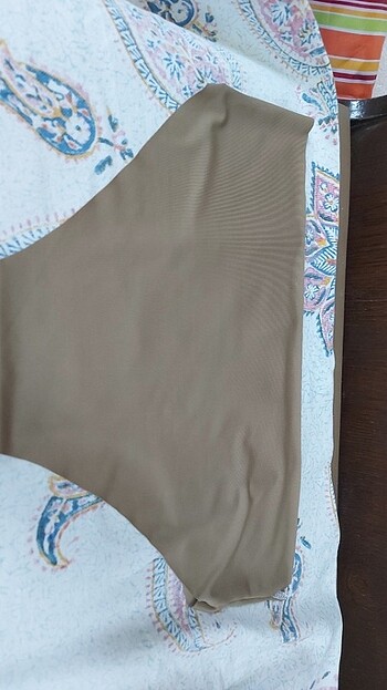 Diğer Ten likralı lazer kesim külot