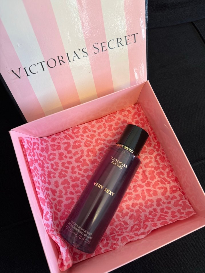 Victoria's Secret vücüt spreyi barkotlu sıfır ürün - Görsel 3