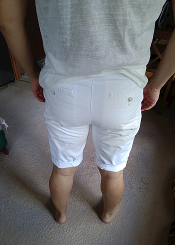 Erkek Beyaz Rahat Kesim Midi Şort - Görsel 2