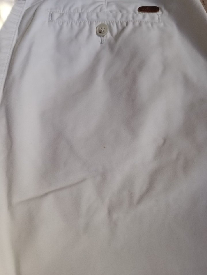 Erkek Beyaz Rahat Kesim Midi Şort - Görsel 3