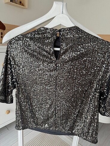 xs Beden H&M etiketli pullu tshirt