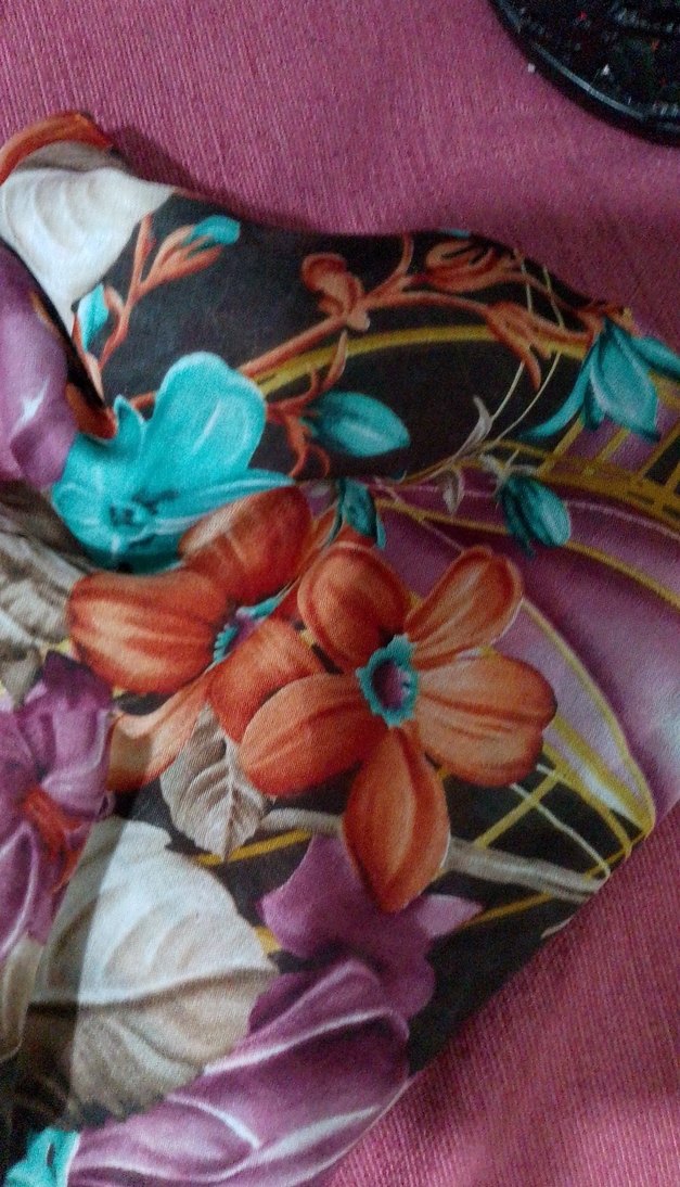 Çiçek Desenli Kadın İpek eşarp - Görsel 5