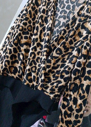 Kadın leoparlı çıtçıtlı body - Görsel 2