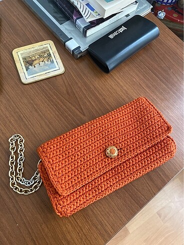 Diğer el örgüsü clutch