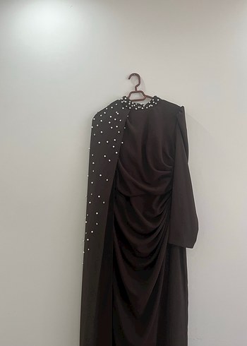 Drapeli Boncuk Detaylı Uzun Kahverengi Elbise - Görsel 3