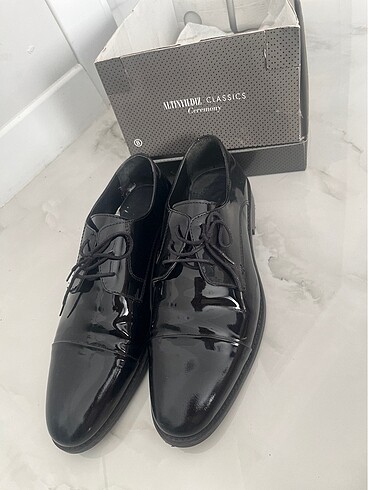 Damat ayakkabısı