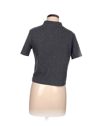 m Beden Zara T-shirt %70 İndirimli.