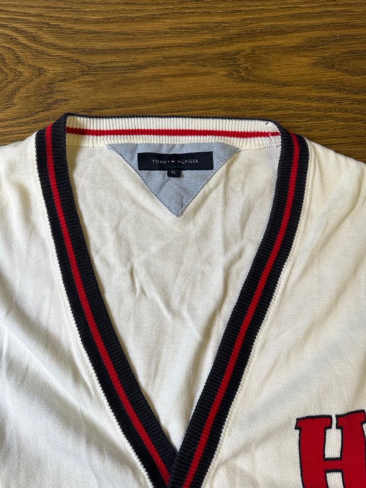 Beyaz Düğmeli Triko Hırka - Görsel 2