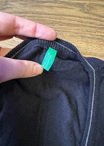 Siyah V Yaka Düğmeli Erkek Hırka - Görsel 2