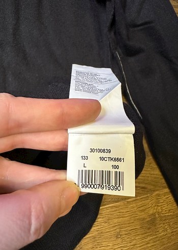 Siyah V Yaka Düğmeli Erkek Hırka - Görsel 4