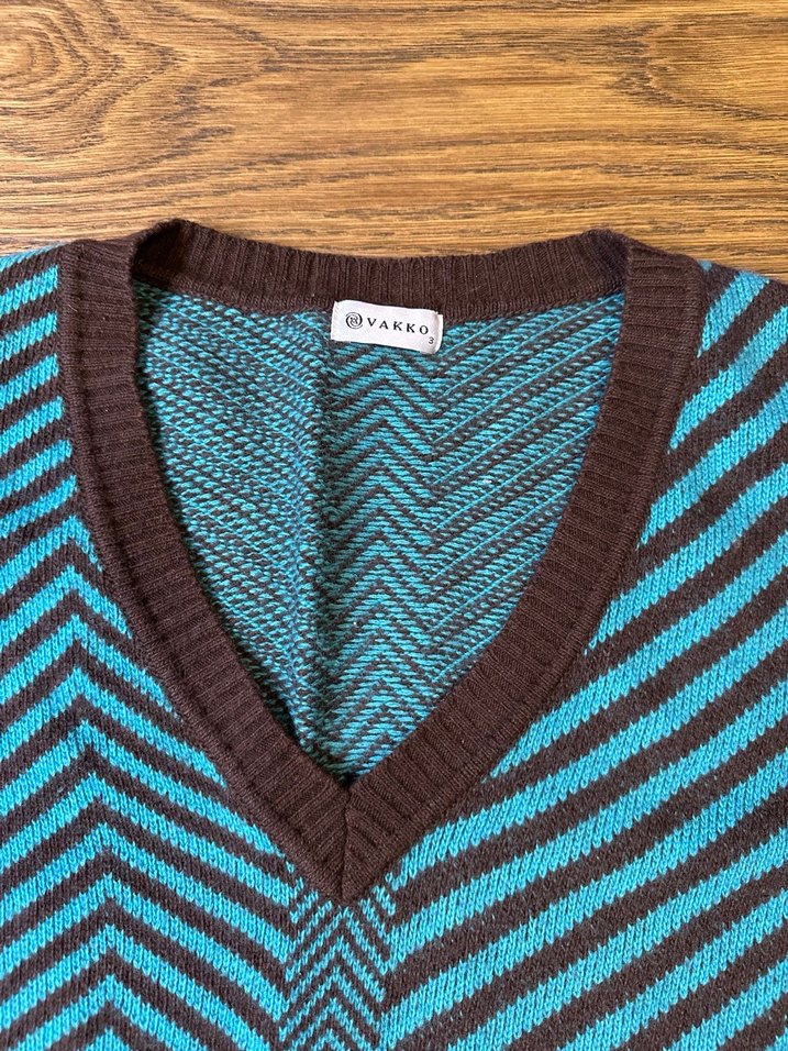 V Yaka Mavi Çizgili Örgü Erkek Kazak - Görsel 2