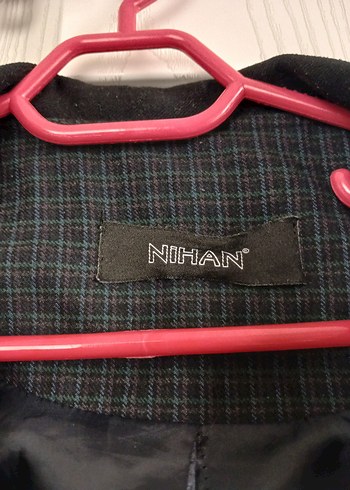 Düğmeli Siyah Kadın Uzun pardesü kalın,astarlı ve vatkalıdır. - Görsel 2