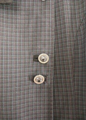 Düğmeli Siyah Kadın Uzun pardesü kalın,astarlı ve vatkalıdır. - Görsel 4