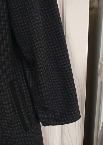 Düğmeli Siyah Kadın Uzun pardesü kalın,astarlı ve vatkalıdır. - Görsel 3