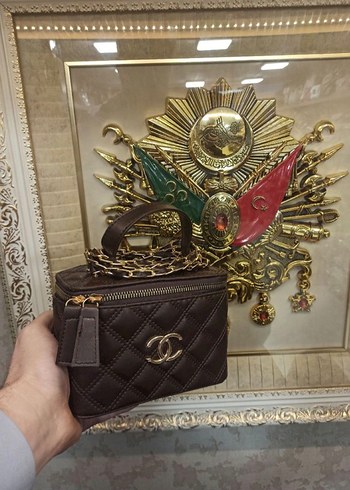 Kahverengi her renk ve  Desenli Zincir Detaylı Deri Çanta. - Görsel 4