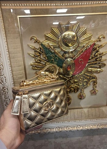 Kahverengi her renk ve  Desenli Zincir Detaylı Deri Çanta. - Görsel 3