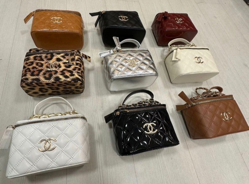 Kahverengi her renk ve  Desenli Zincir Detaylı Deri Çanta. - Görsel 5