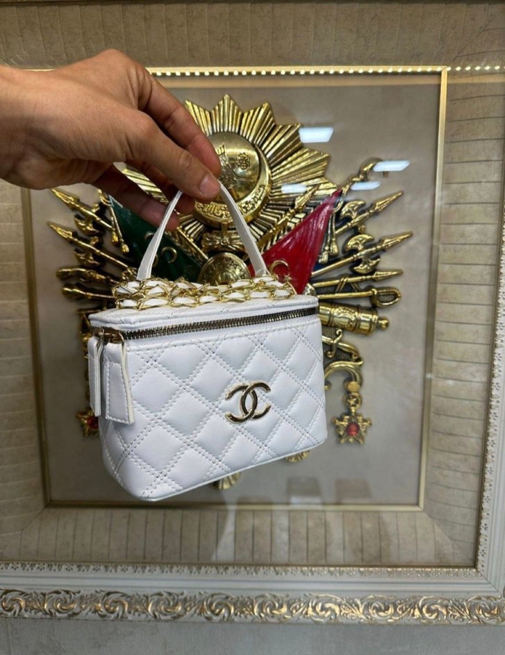 Kahverengi her renk ve  Desenli Zincir Detaylı Deri Çanta. - Görsel 2