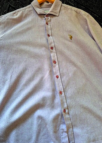 ÇOK TATLI LİLA RENK DÜĞMELİ  KOLLU ERKEK GÖMLEK MARKA. - Görsel 2