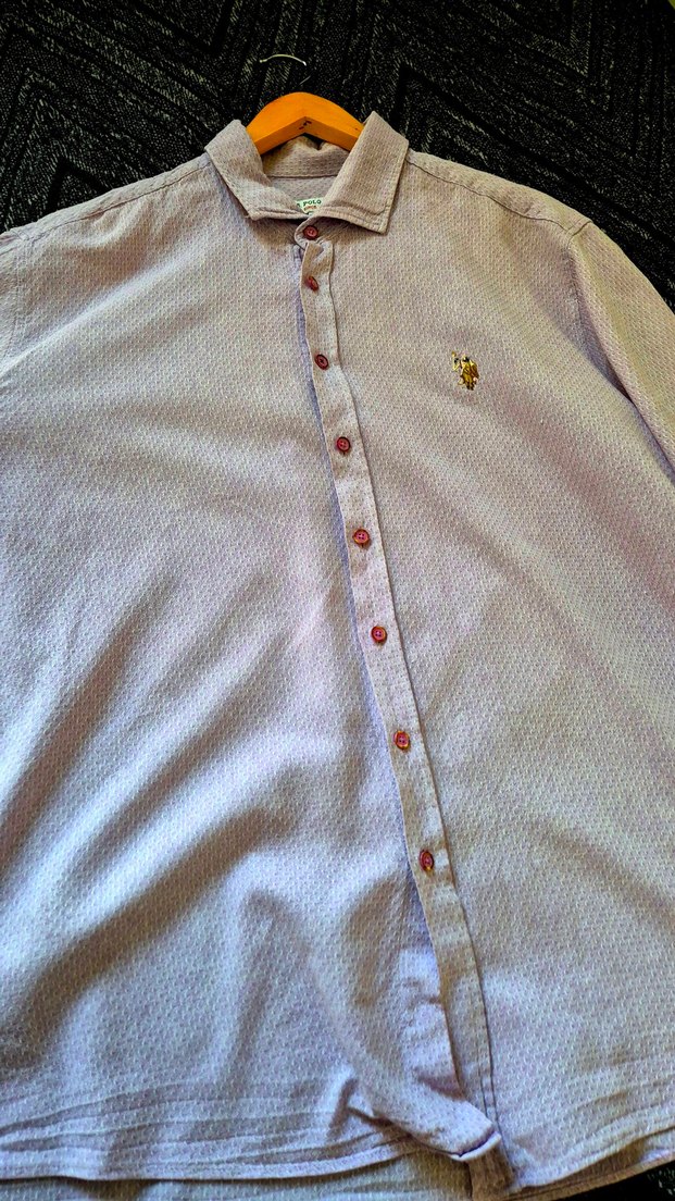 ÇOK TATLI LİLA RENK DÜĞMELİ  KOLLU ERKEK GÖMLEK MARKA. - Görsel 2