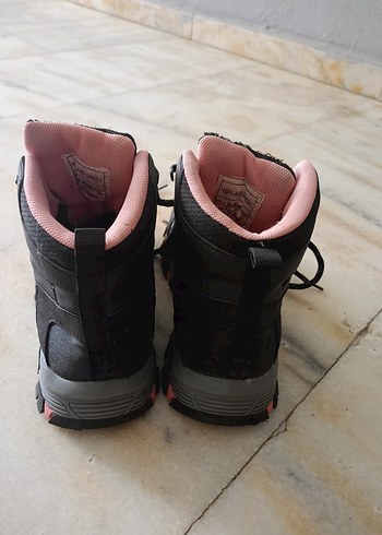 37 Beden pembe Renk Pembe Siyah Bağcıklı Goth Bot