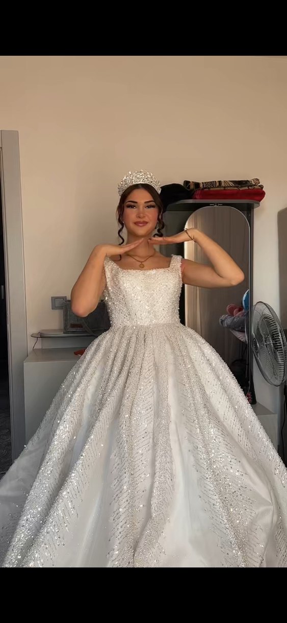 Prenses Stili Parlak Beyaz Gelinlik - Görsel 2