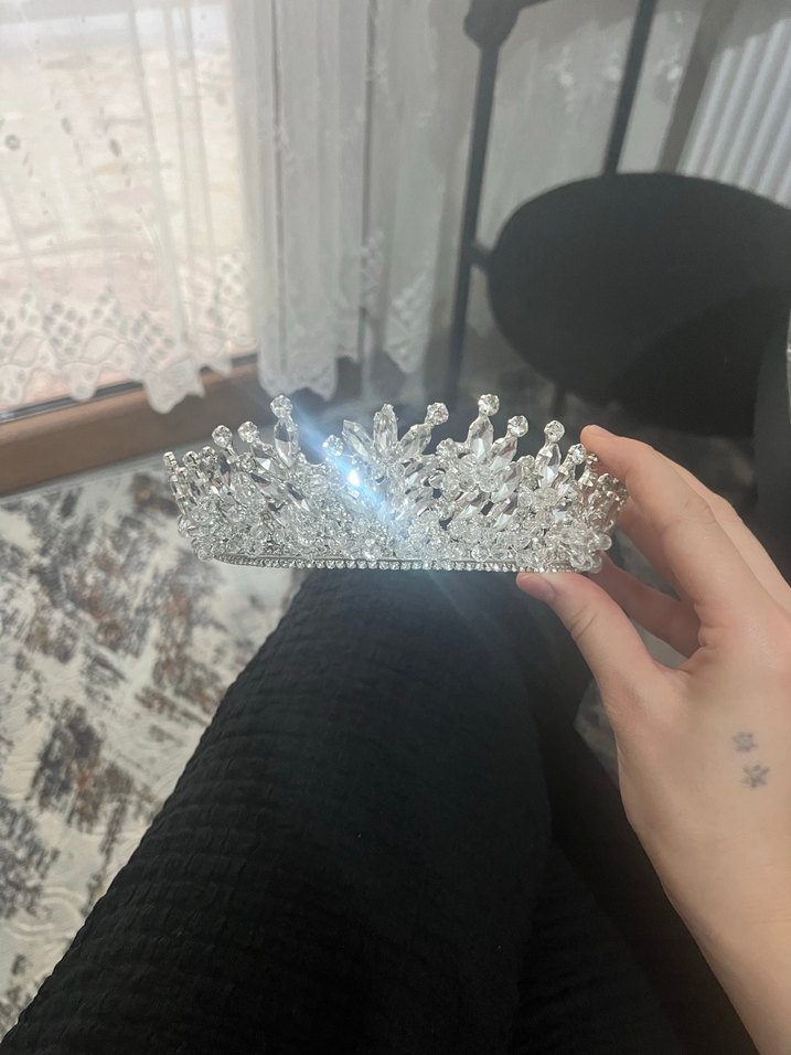 Parlak Beyaz Taşlı Gelin Tacı - Görsel 4