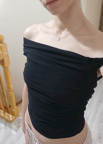 ZARA Omuzları açık üst