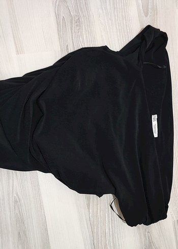 ZARA Omuzları açık üst