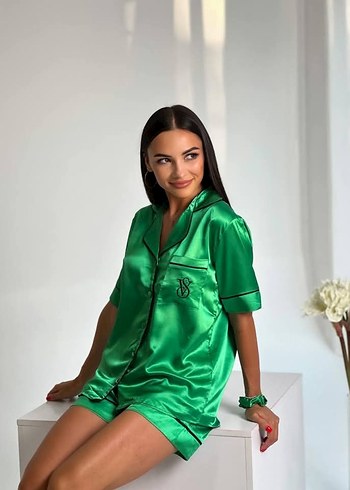 Parlak Yeşil Kısa Kollu Mini Saten Pijama