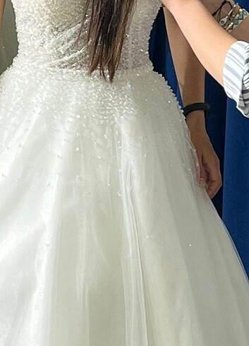 Üstü taşlı gelinlik - Görsel 3