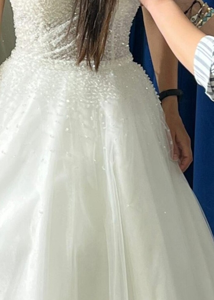 Üstü taşlı gelinlik - Görsel 3