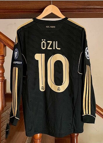 Reyalmarrit uzun kol. Özil 