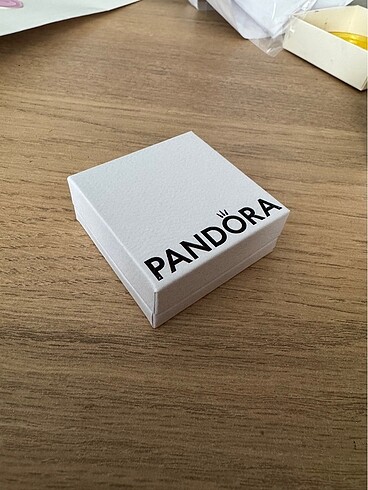 Beden Pandora Charm Kutusu