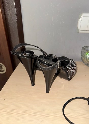39 Beden siyah Renk Taşlı Topuklu Ayakkabı