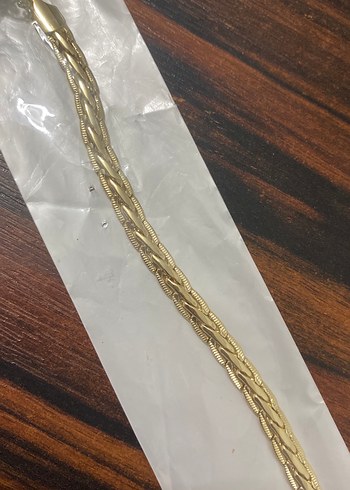 Zincir Detaylı Parlak Altın Renkli Yılan Desenli Bileklik