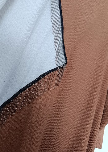 Beyaz Taba Rengi Zincirli Tunik