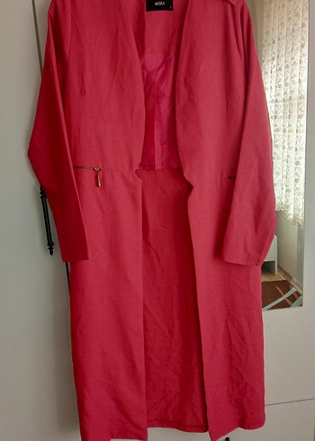 Pembe Uzun Kadın Kaban Drapeli