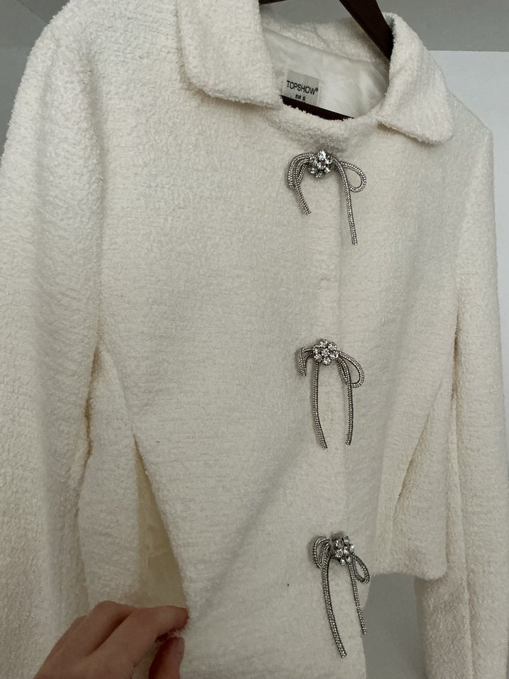 Düğmeli Beyaz Midi Kadın Ceket - Görsel 4