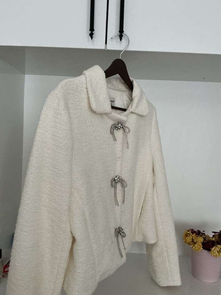 Düğmeli Beyaz Midi Kadın Ceket - Görsel 3