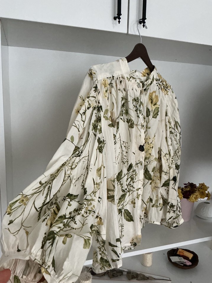 Bej Çiçek Desenli Uzun Kollu Gömlek - Görsel 2