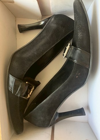 Siyah Süet Tokalı Stiletto Topuklu Kadın Ayakkabı